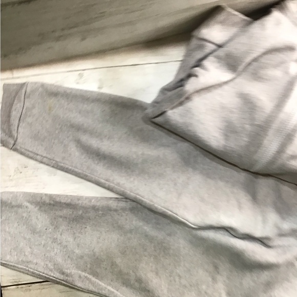 2 matching Boys Pants Set Size 5t - Picture 3 of 8